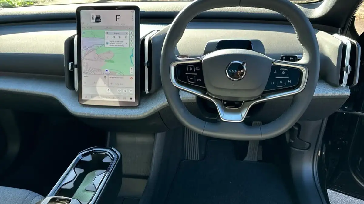 2025-volvo-ex30-e-single-motor-ultra-big-43