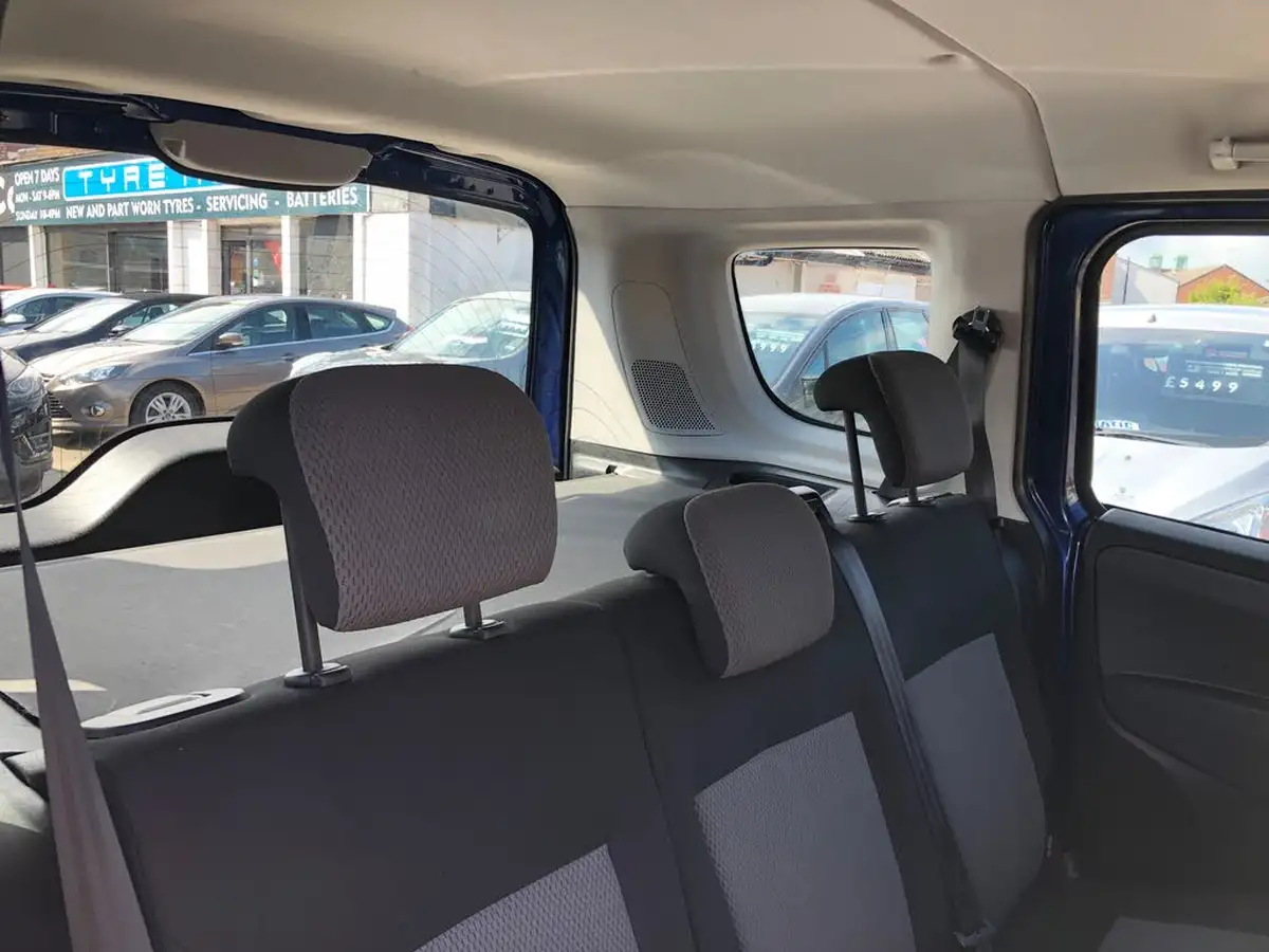 2012-fiat-doblo-16td-eleganza-16-16v-multijet-105bhp-7seat-1590cc-big-20