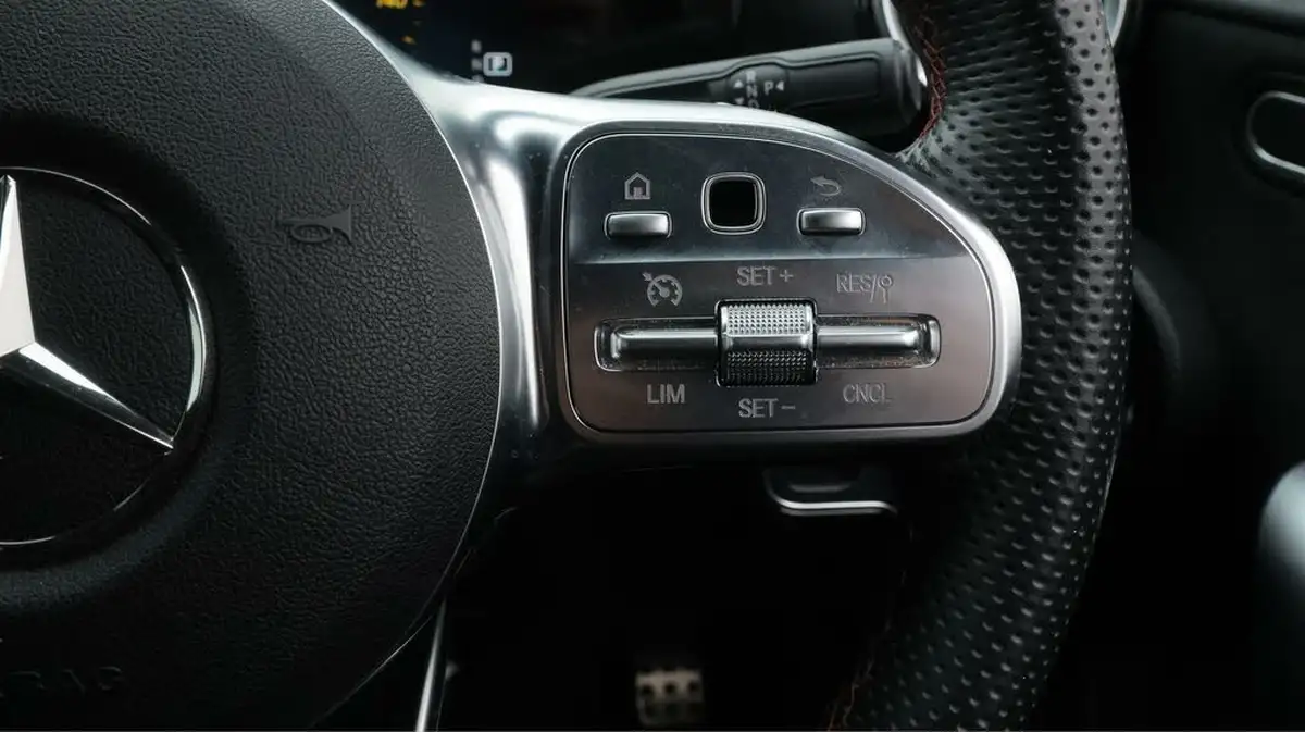 2020-mercedes-benz-a-class-20d-a220d-amg-line-hatchback-5d-big-23