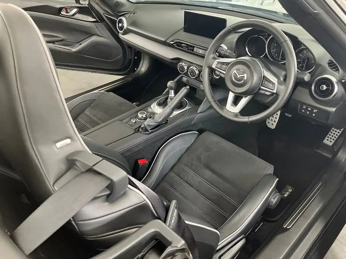 2025-mazda-mx-5-20-homura-roadster-big-40