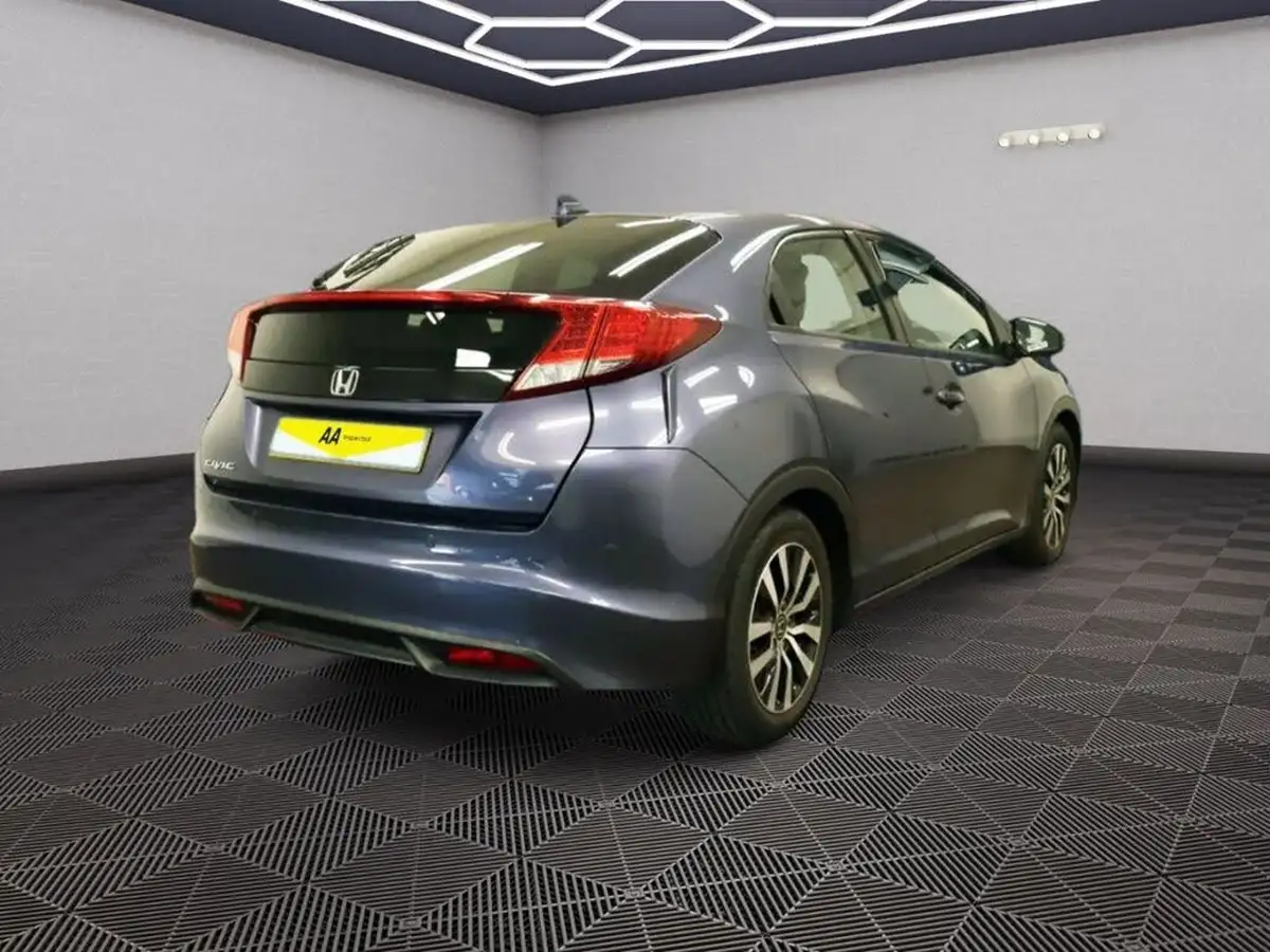 2014-honda-civic-16td-se-plus-hatchback-big-3