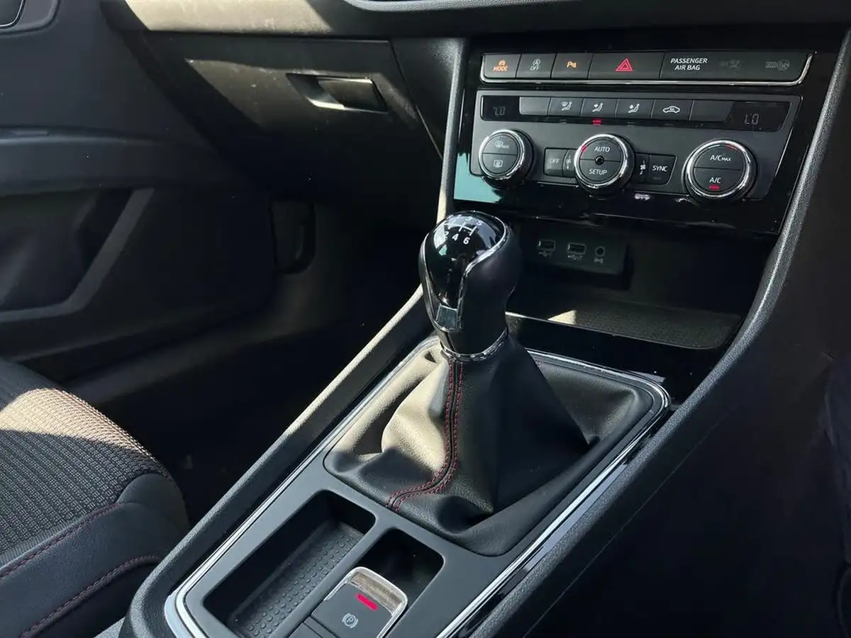 2019-seat-leon-15-tsi-evo-fr-130ps-ss-hatchback-big-17
