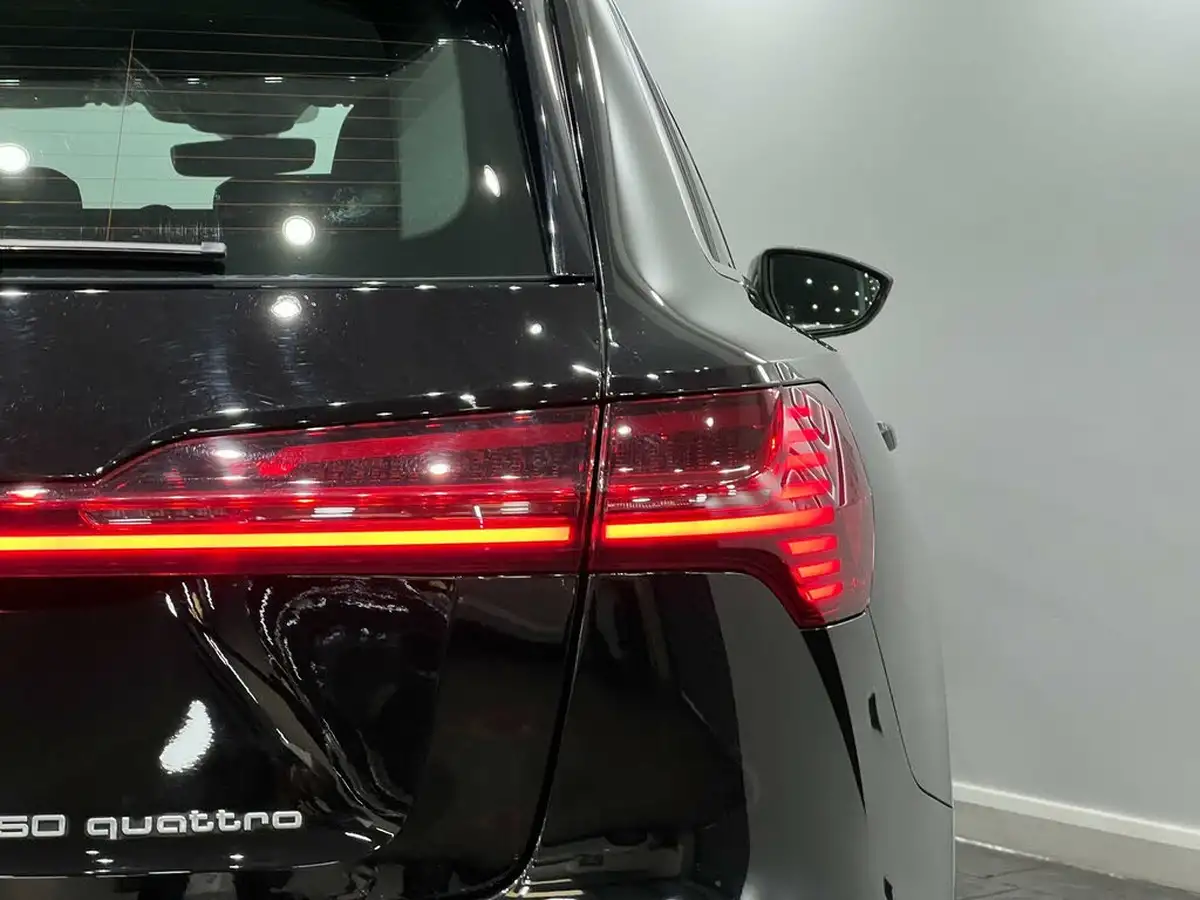 2021-audi-e-tron-50e-technik-station-wagon-big-23