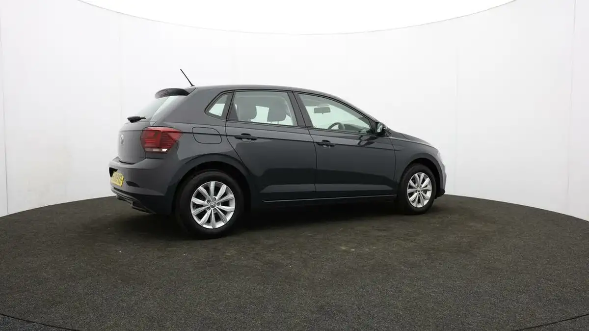 2018-volkswagen-polo-10-se-65ps-big-35
