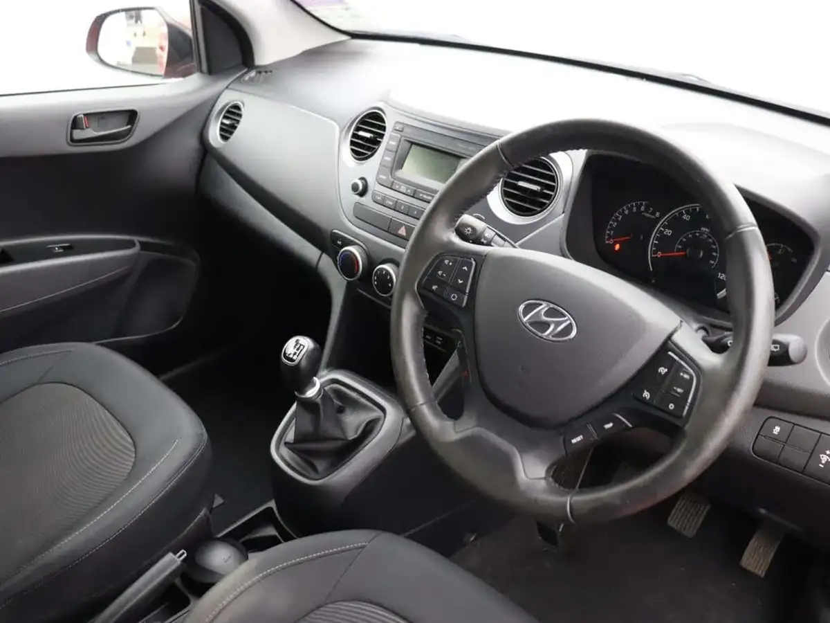 2019-hyundai-i10-10-se-67ps-big-16