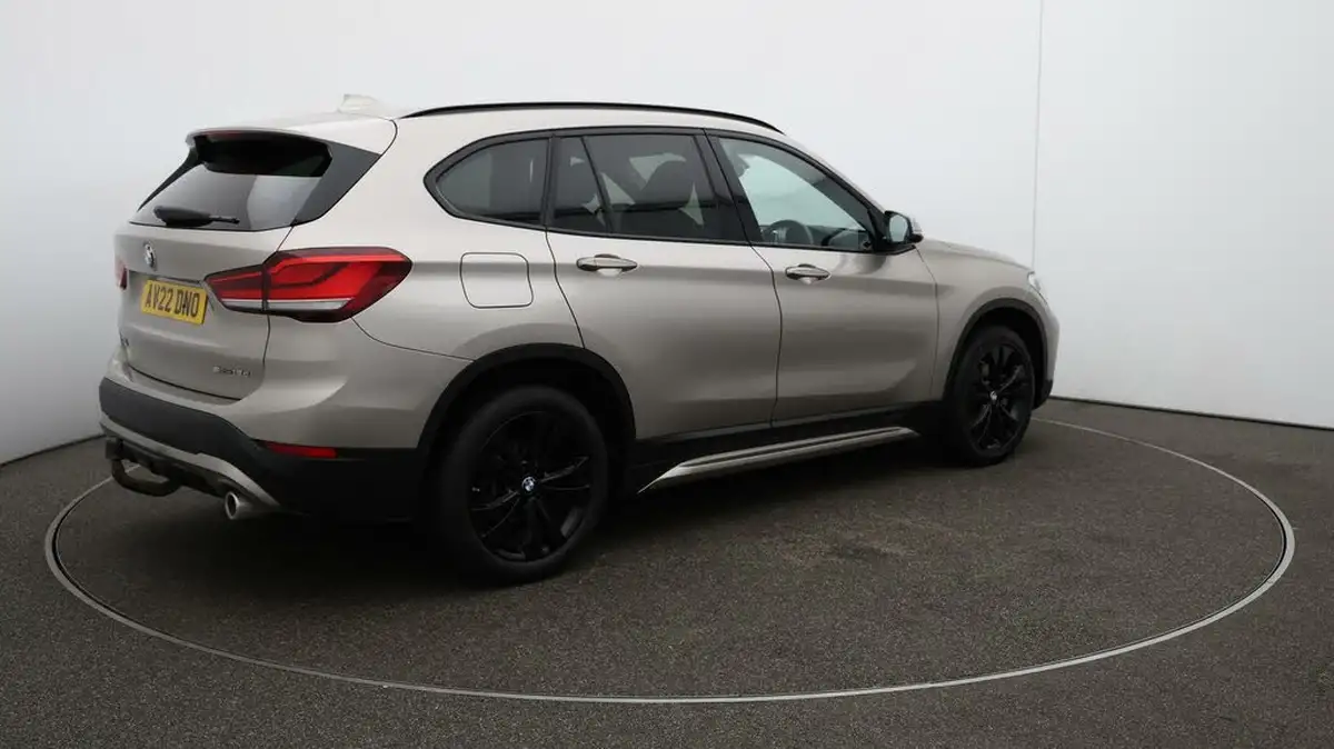 2022-bmw-x1-20td-sdrive18d-sport-big-54