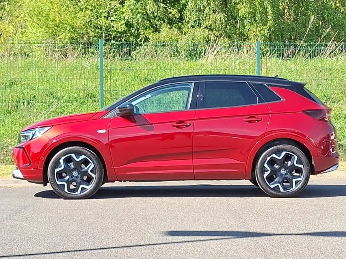 2023-vauxhall-grandland-12-ultimate-130ps-auto-big-3