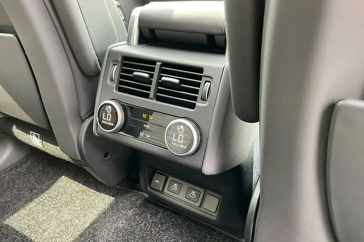 2025-land-rover-discovery-30-d350-metropolitan-edition-big-37