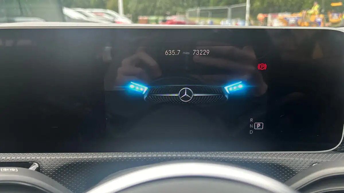 2019-mercedes-benz-a-class-15d-a180d-sport-executive-hatchback-5d-7g-dct-big-12