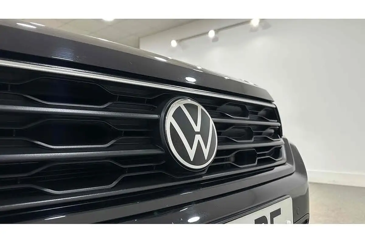 2021-volkswagen-t-roc-15-tsi-black-edition-big-16