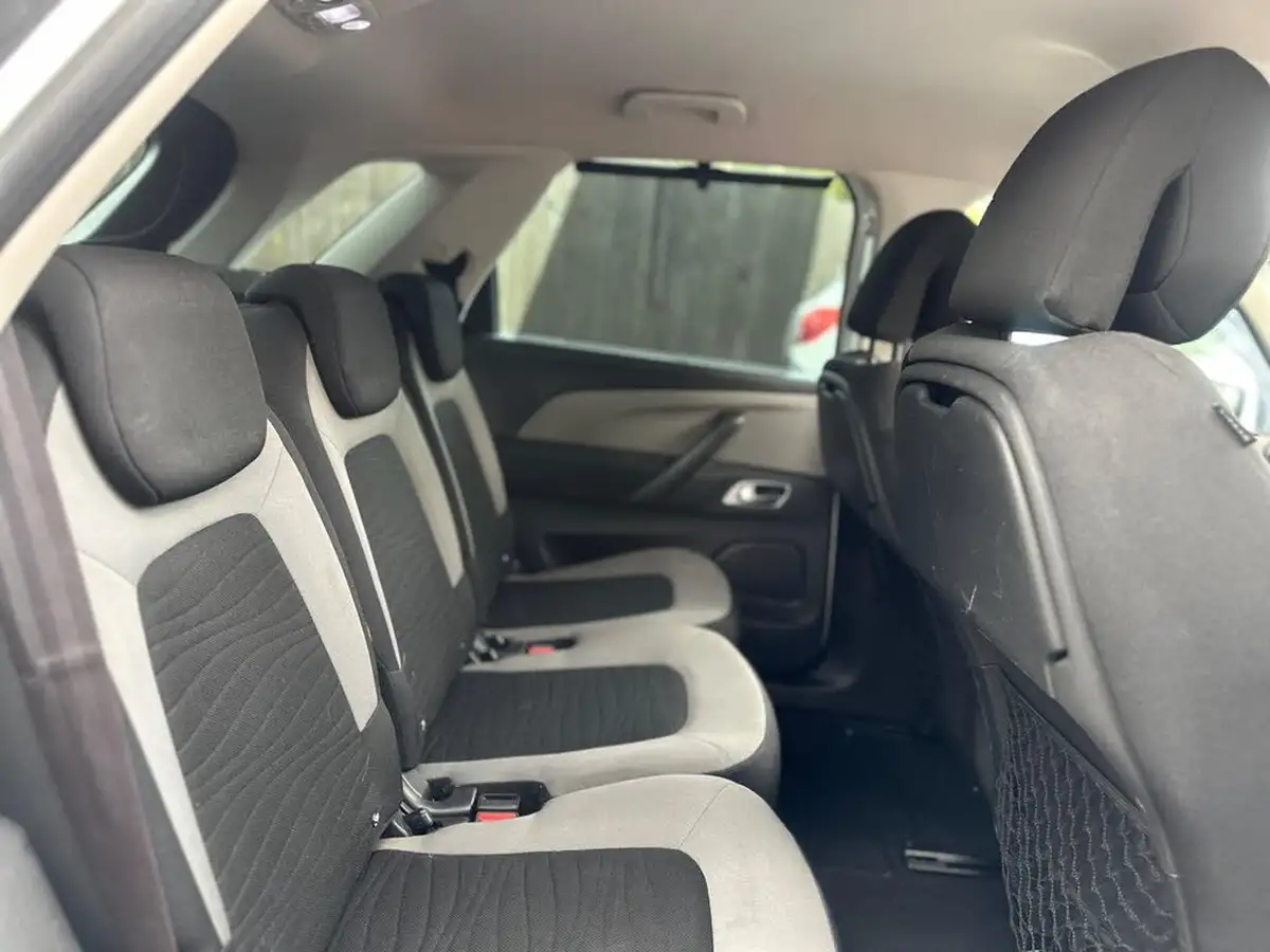 2014-citroen-c4-picasso-16e-hdi-exclusive-big-25