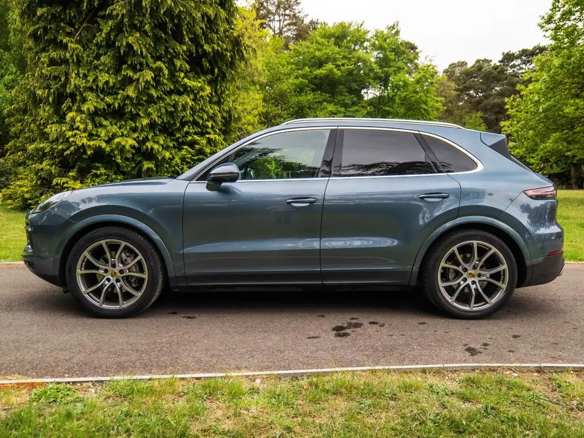 2018-porsche-cayenne-30-v6-big-8