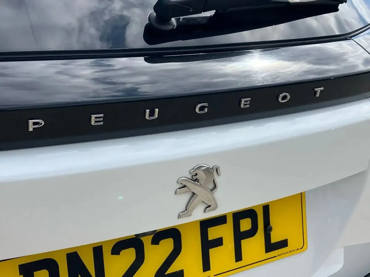 2022-peugeot-2008-suv-12-puretech-allure-premium-130bhp-eat8-big-25