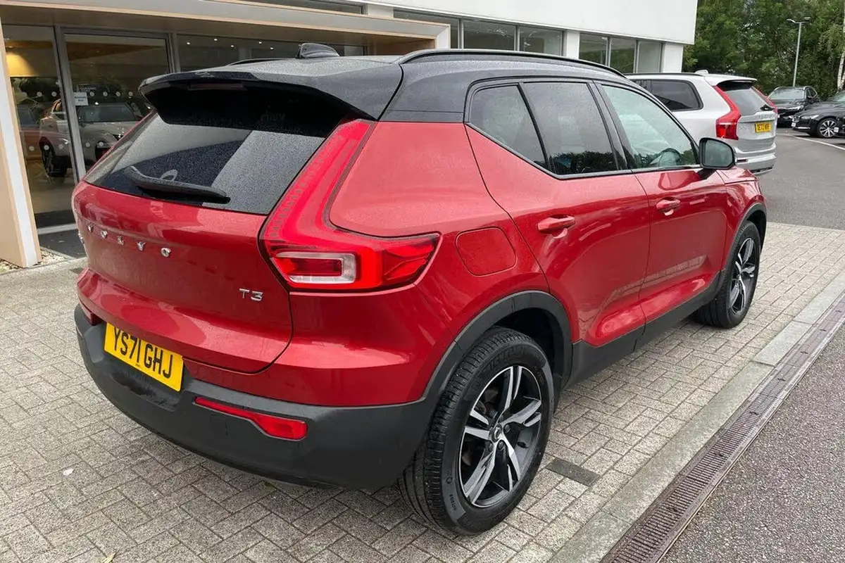 2021-volvo-xc40-15-t3-r-design-161bhp-big-6