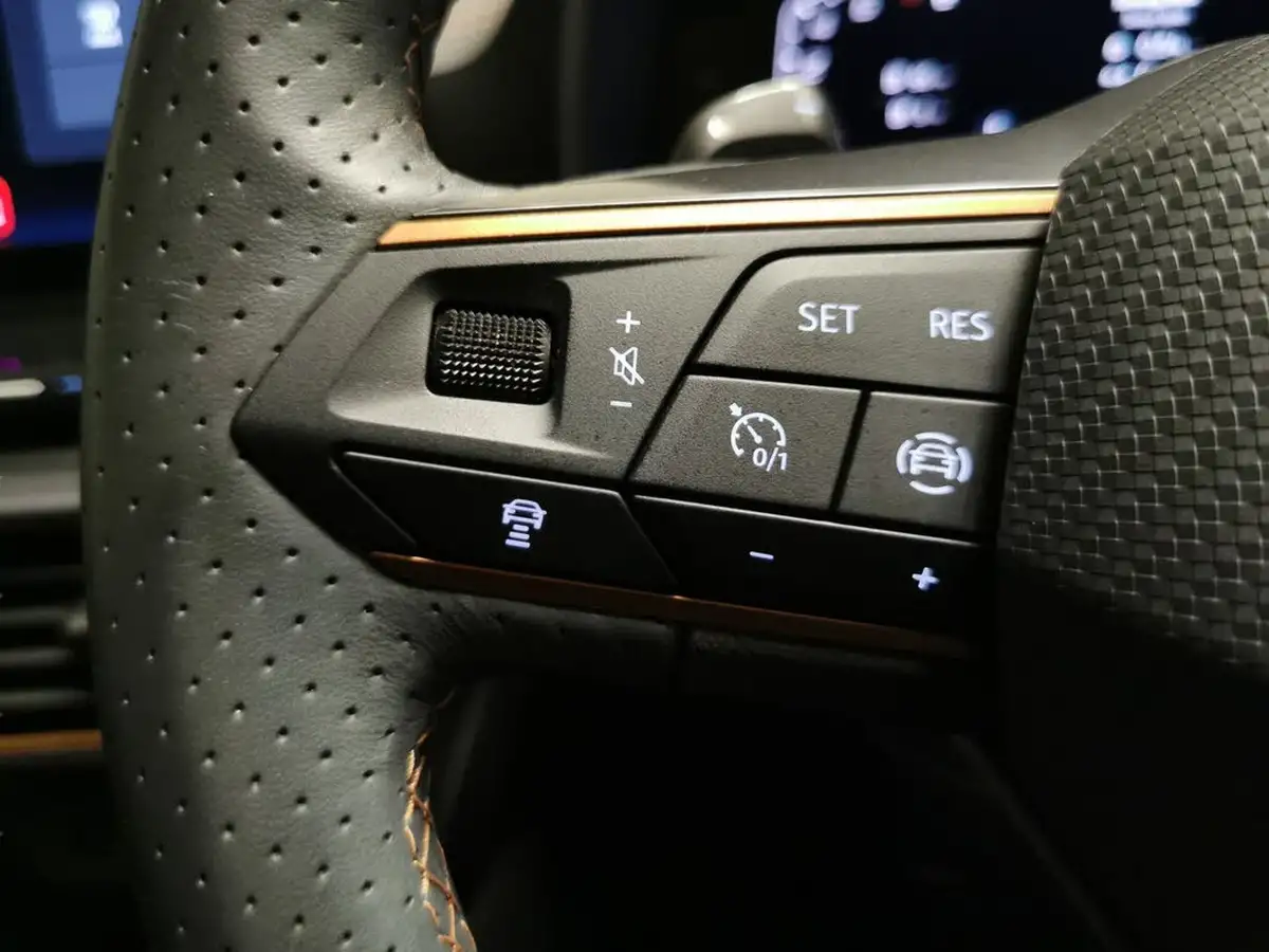 2024-cupra-formentor-14-e-hybrid-v1-big-28