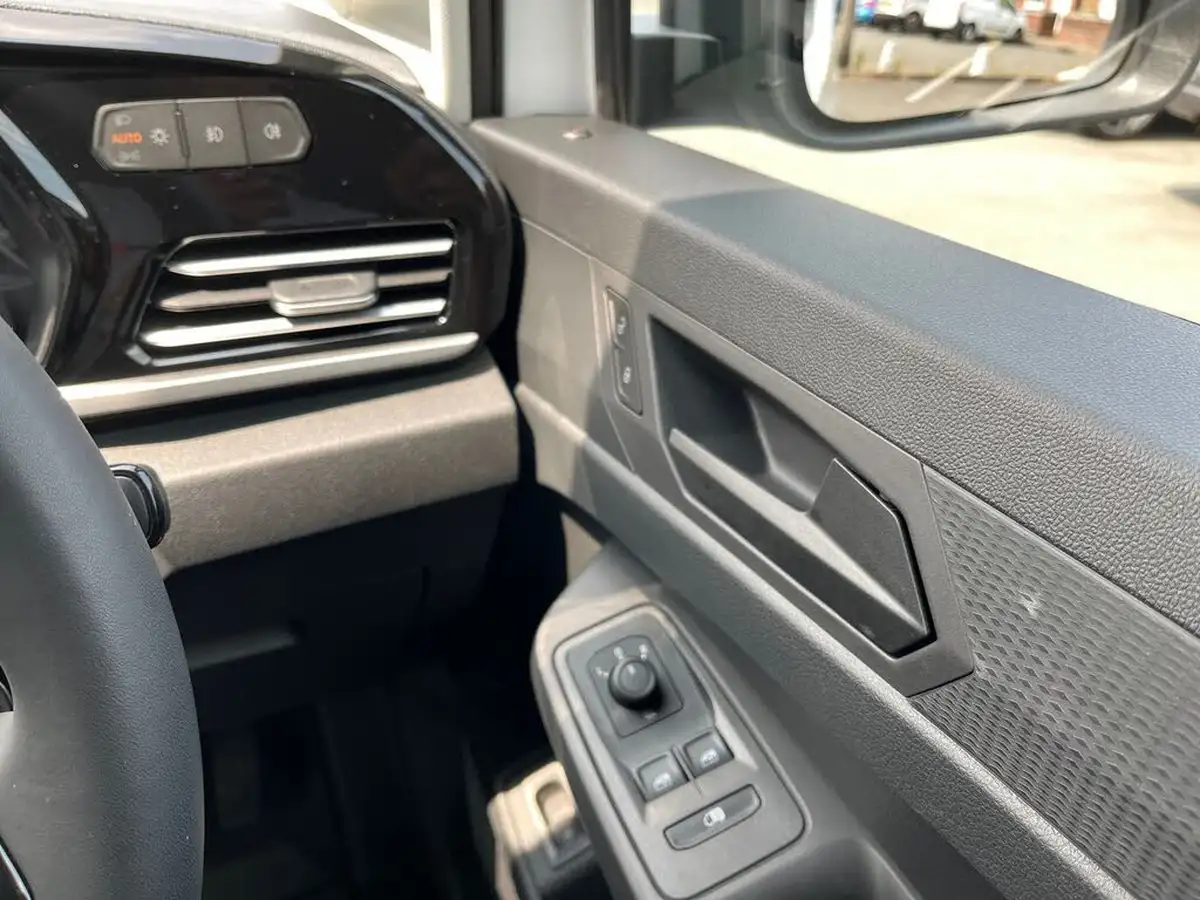 2025-ford-transit-connect-15-ecoboost-l1-240-trend-phev-panel-van-big-19