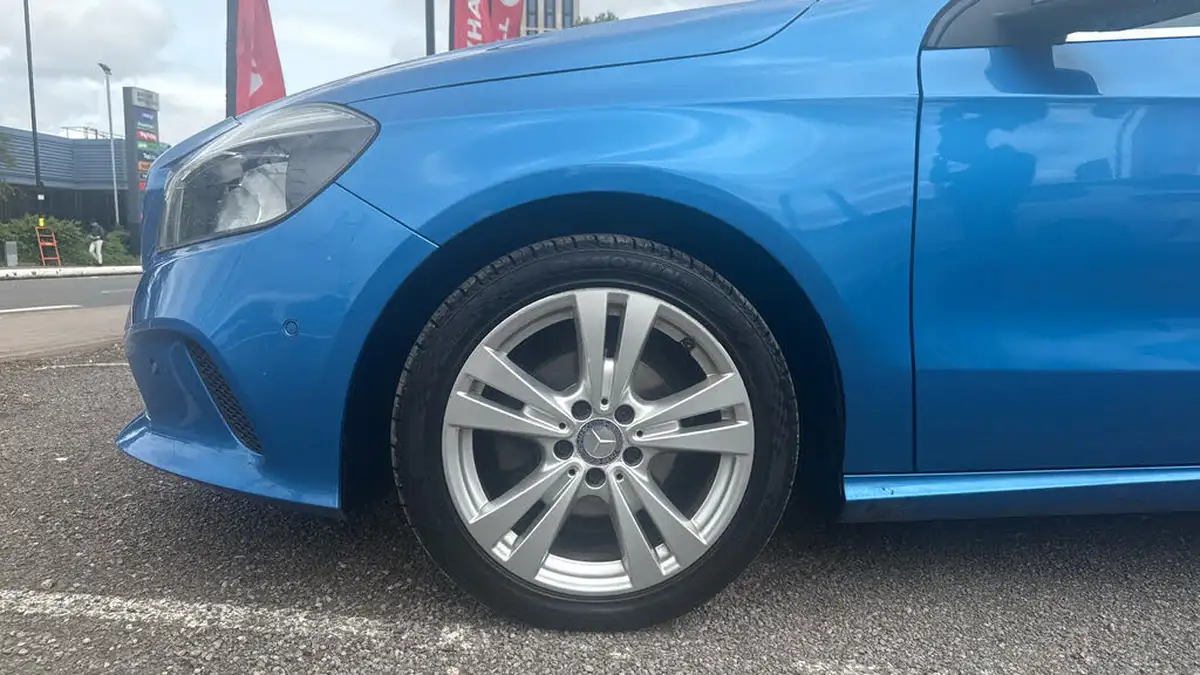 2016-mercedes-benz-a-class-15d-a180d-sport-ss-7g-dct-big-13