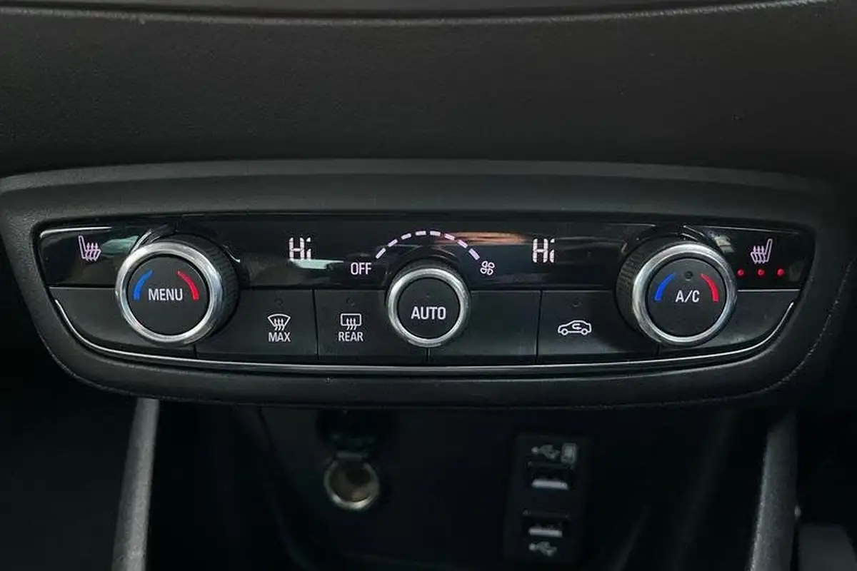 2021-vauxhall-crossland-12-elite-nav-110ps-big-26