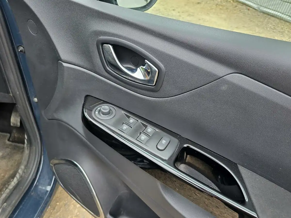 2016-renault-captur-15dci-dynamique-nav-90bhp-edc-auto-big-33