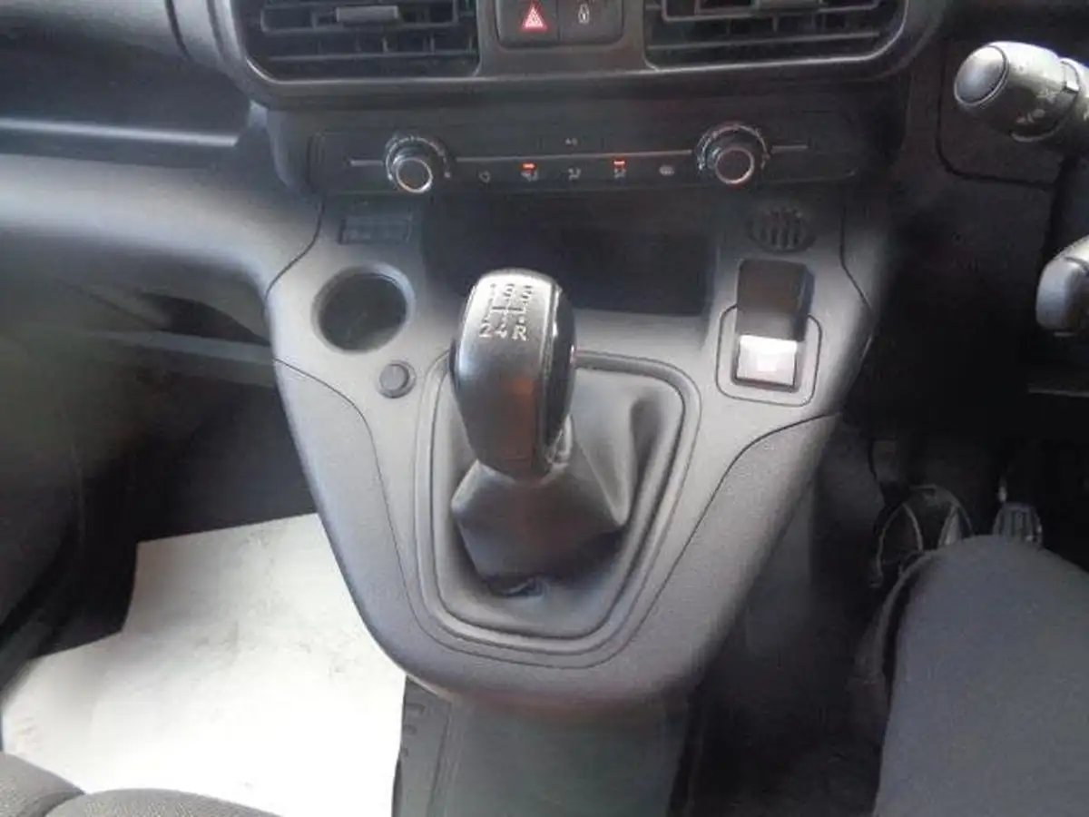 2021-peugeot-partner-15-bluehdi-1000-professional-100ps-eu6dt-panel-big-23