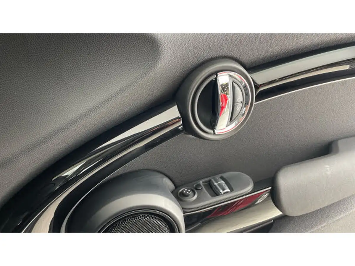 2022-mini-cooper-15-cooper-classic-hatchback-3d-big-19