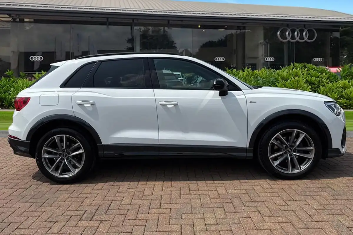 2022-audi-q3-15-35-tfsi-black-edition-codcomfort-sound-pack-station-wagon-big-2