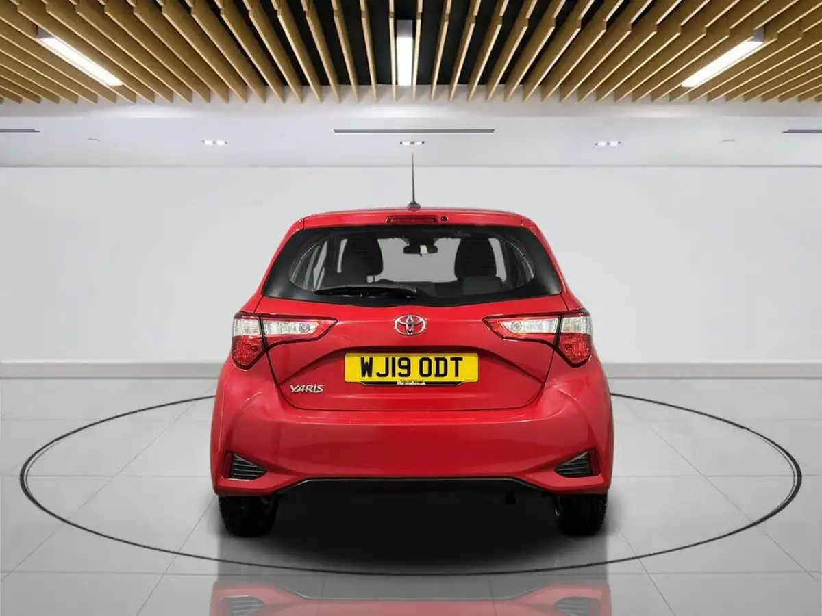 2019-toyota-yaris-15-vvt-i-icon-111bhp-1496cc-big-7