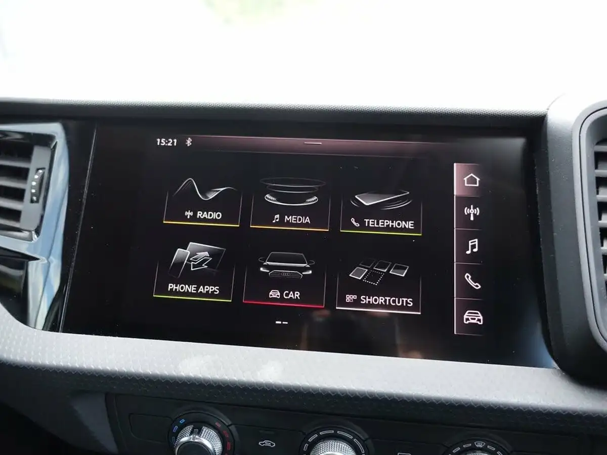 2019-audi-a1-10-30-tfsi-se-big-12
