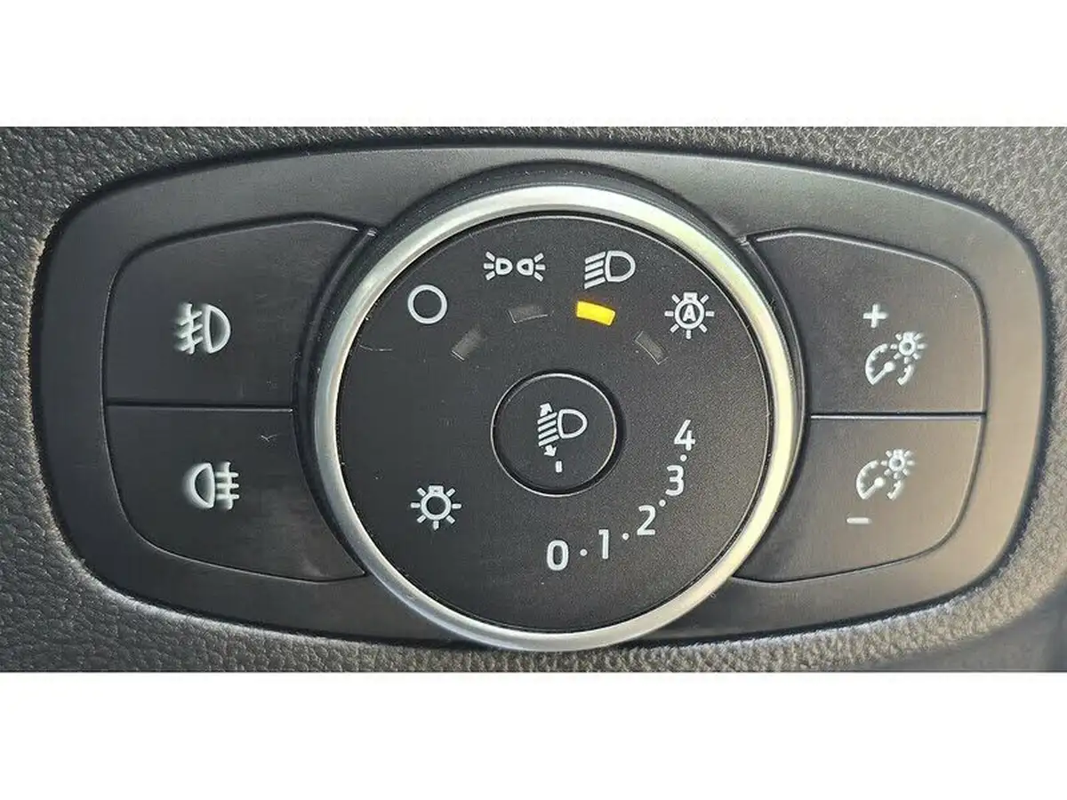 2020-ford-focus-15-zetec-95ps-estate-big-14