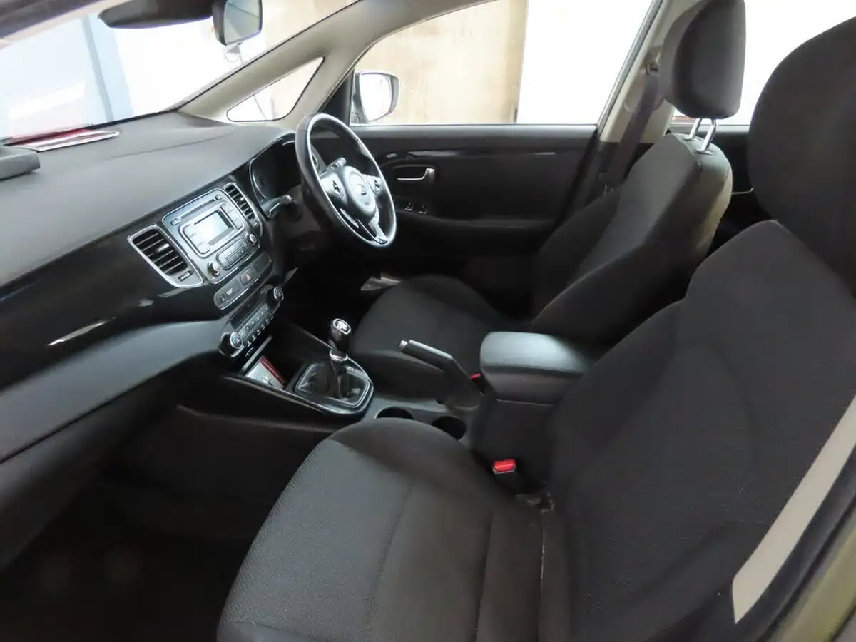 2014-kia-carens-17-crdi-2-114bhp-isg-big-10