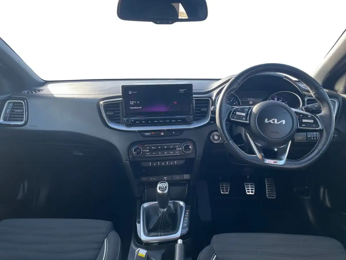 2022-kia-ceed-15-t-gdi-gt-line-big-7