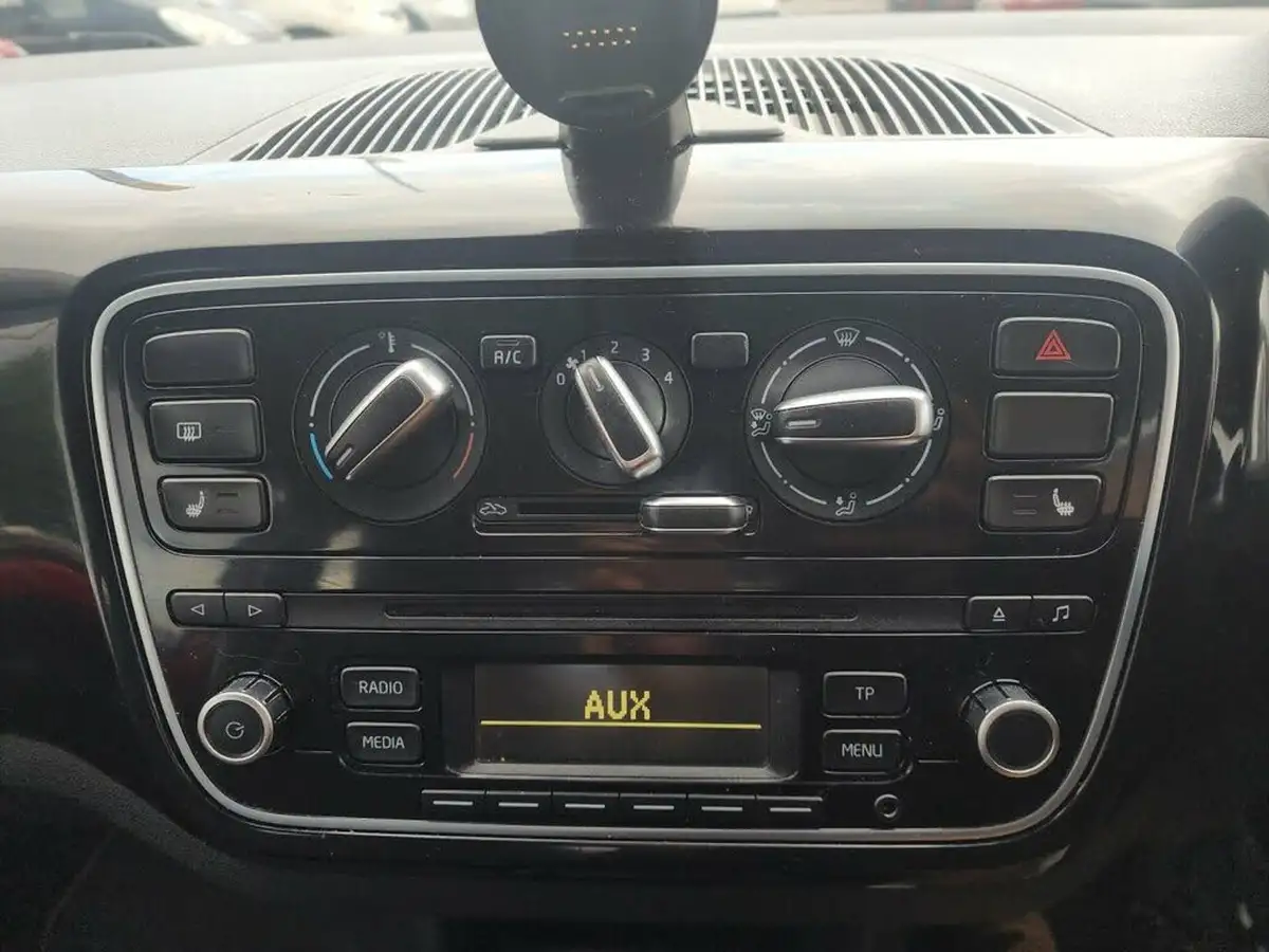 2013-volkswagen-up-10-high-up-3d-big-12