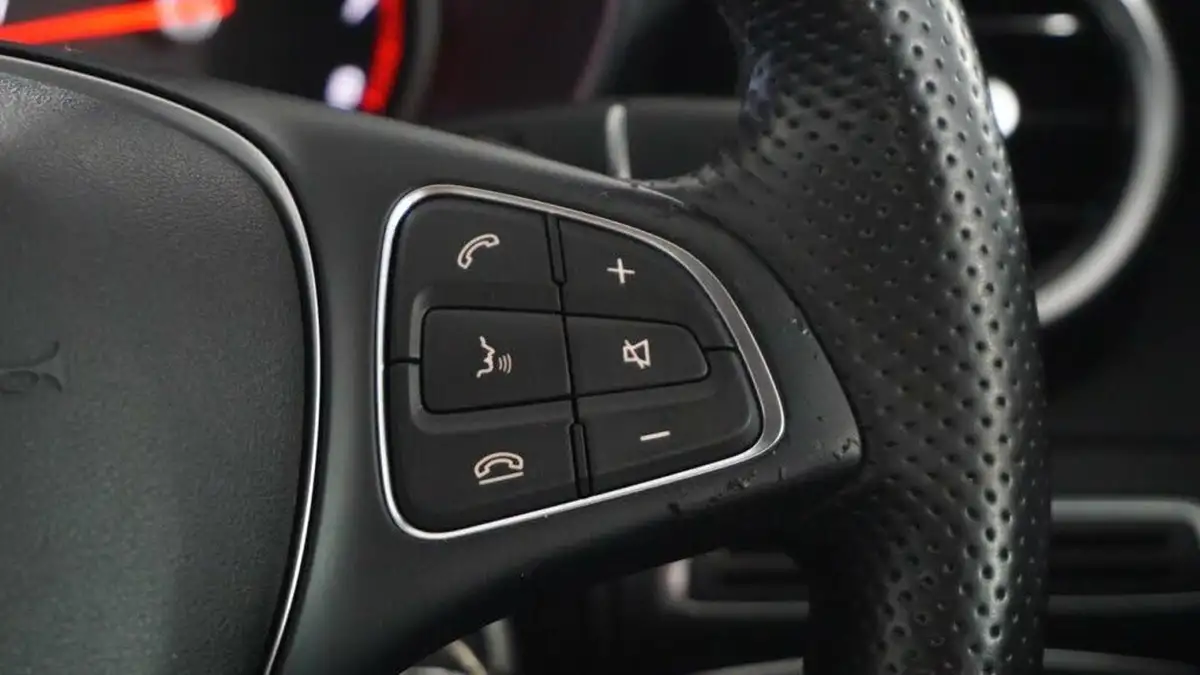 2014-mercedes-benz-c-class-20-c200-sport-saloon-4d-7g-tronic-plus-big-17