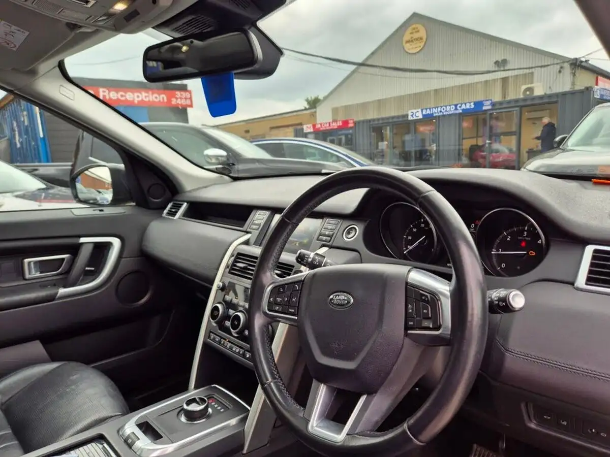 2017-land-rover-discovery-sport-20sd4-hse-black-big-18
