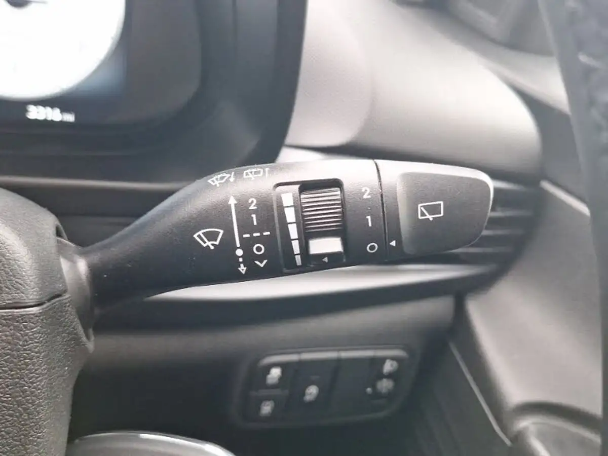 2024-hyundai-i20-10-t-gdi-advance-big-17