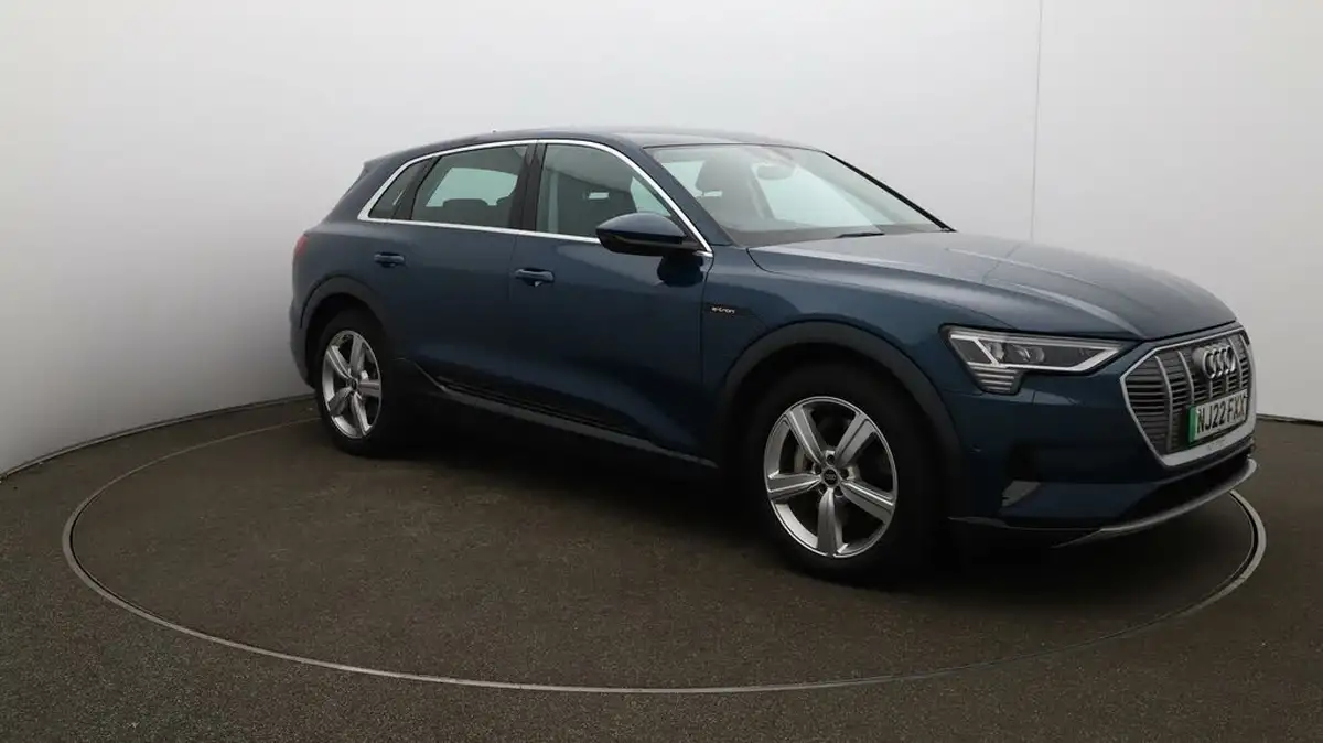 2022-audi-e-tron-55e-technik-station-wagon-big-36