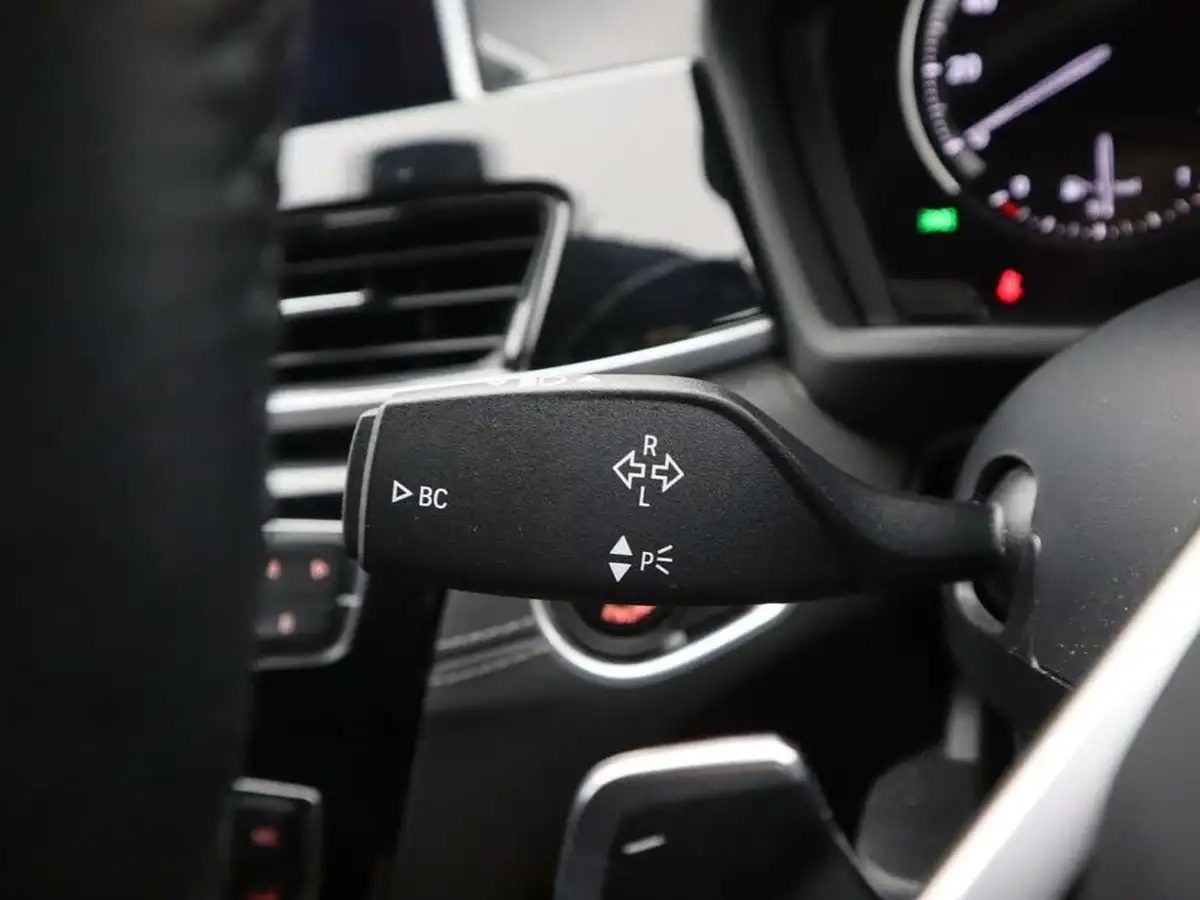 2022-bmw-x2-20td-sdrive18d-sport-auto-big-35