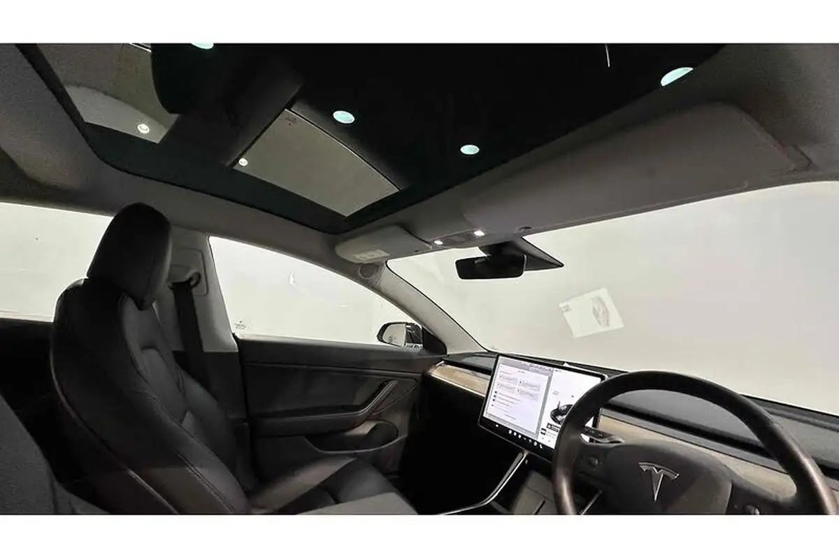 2020-tesla-model-3-e-long-range-big-34