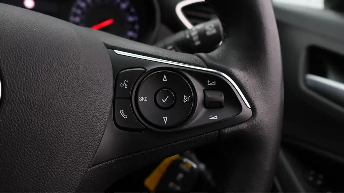 2022-vauxhall-crossland-12-elite-edition-130ps-auto-big-23