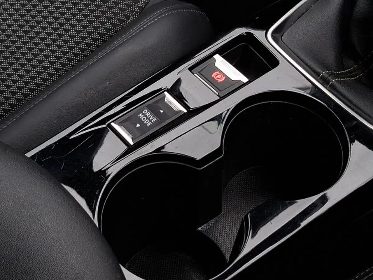 2020-peugeot-2008-suv-12-puretech-gt-line-big-16