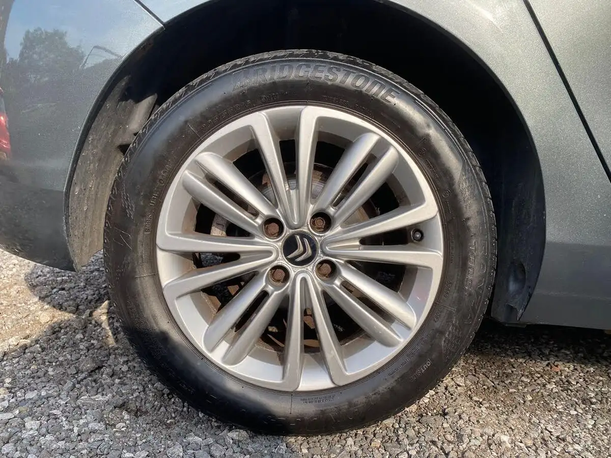 2013-citroen-c4-16-vtr-big-20