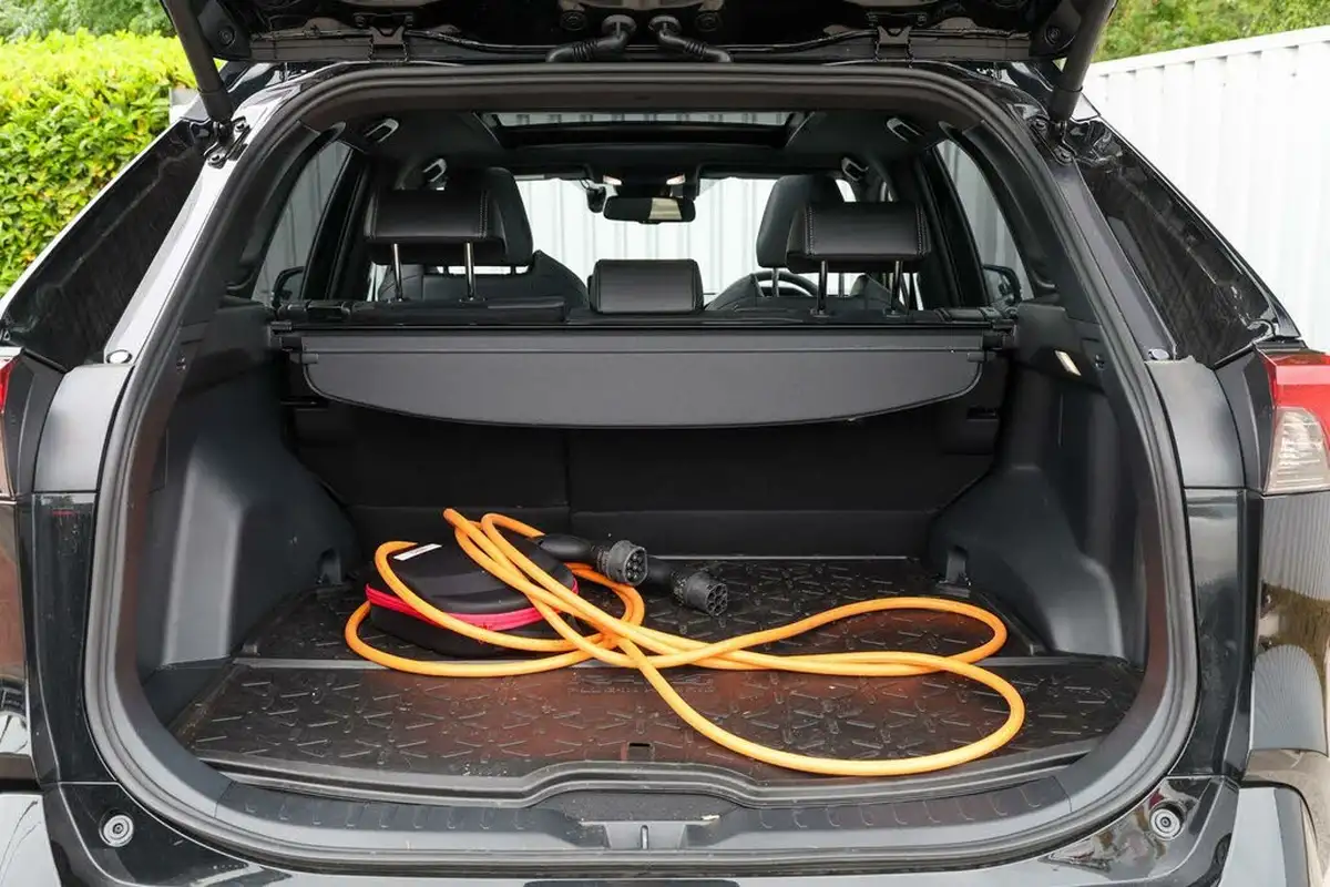 2024-toyota-rav4-25-vvt-i-gr-sport-302bhp-plug-in-big-13