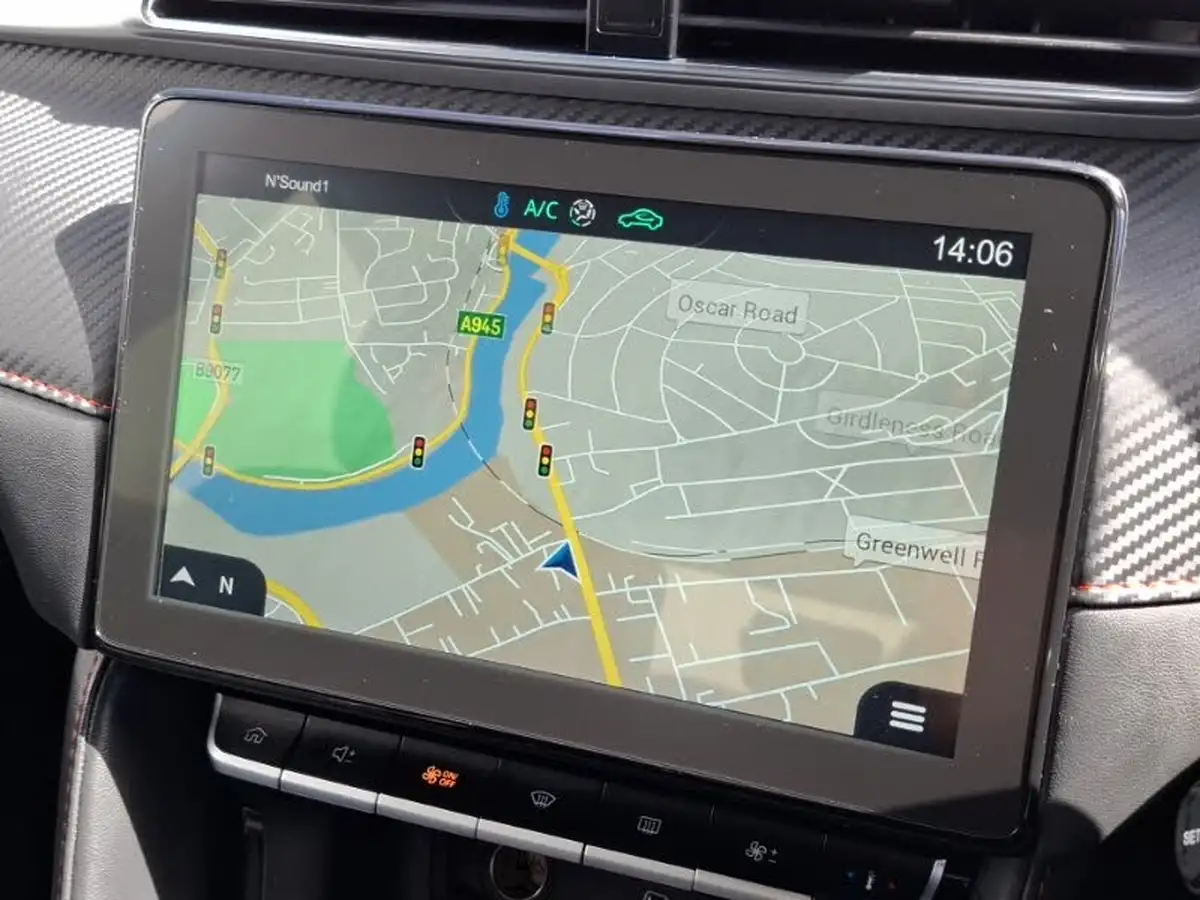2023-mg-zs-suv-15-vti-tech-exclusive-big-14