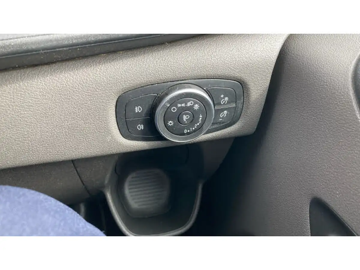 2023-ford-transit-custom-big-38