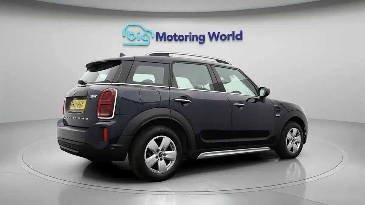 2021-mini-countryman-15-cooper-classic-big-7