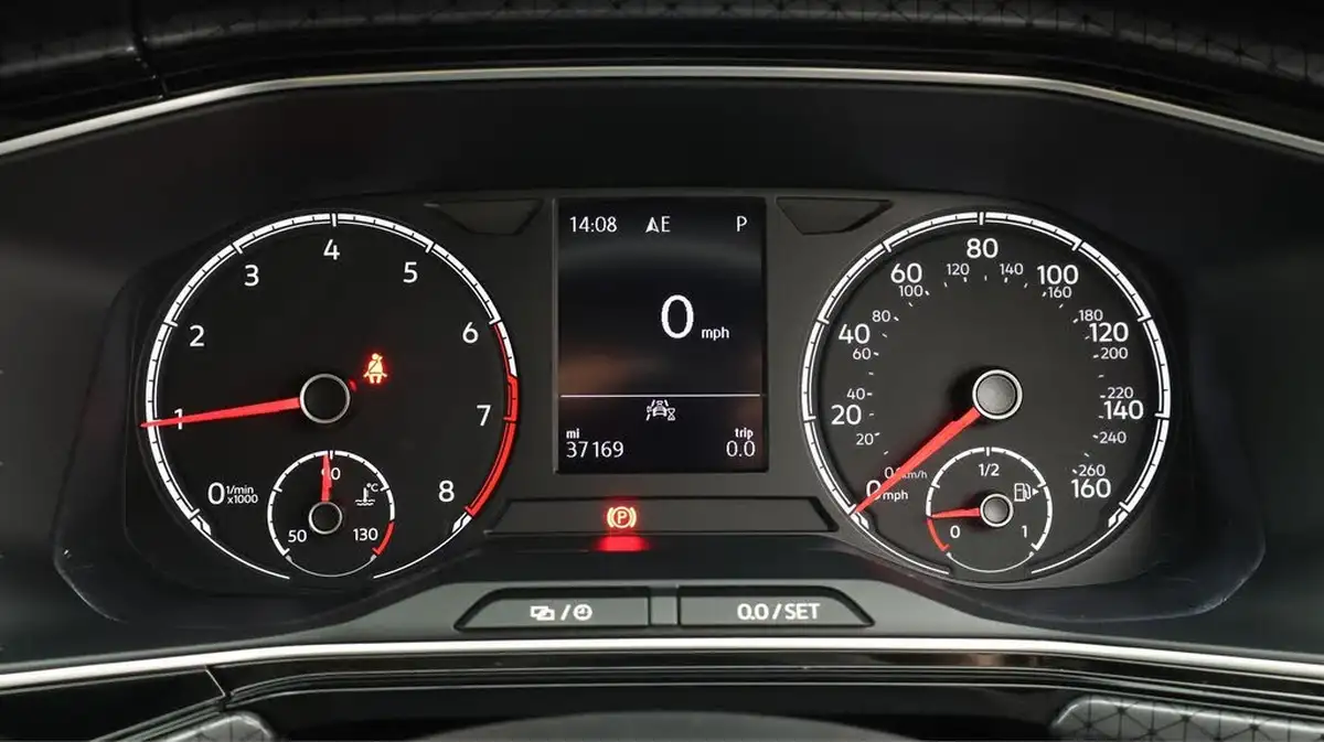 2020-volkswagen-t-cross-10-tsi-sel-115ps-dsg-big-10