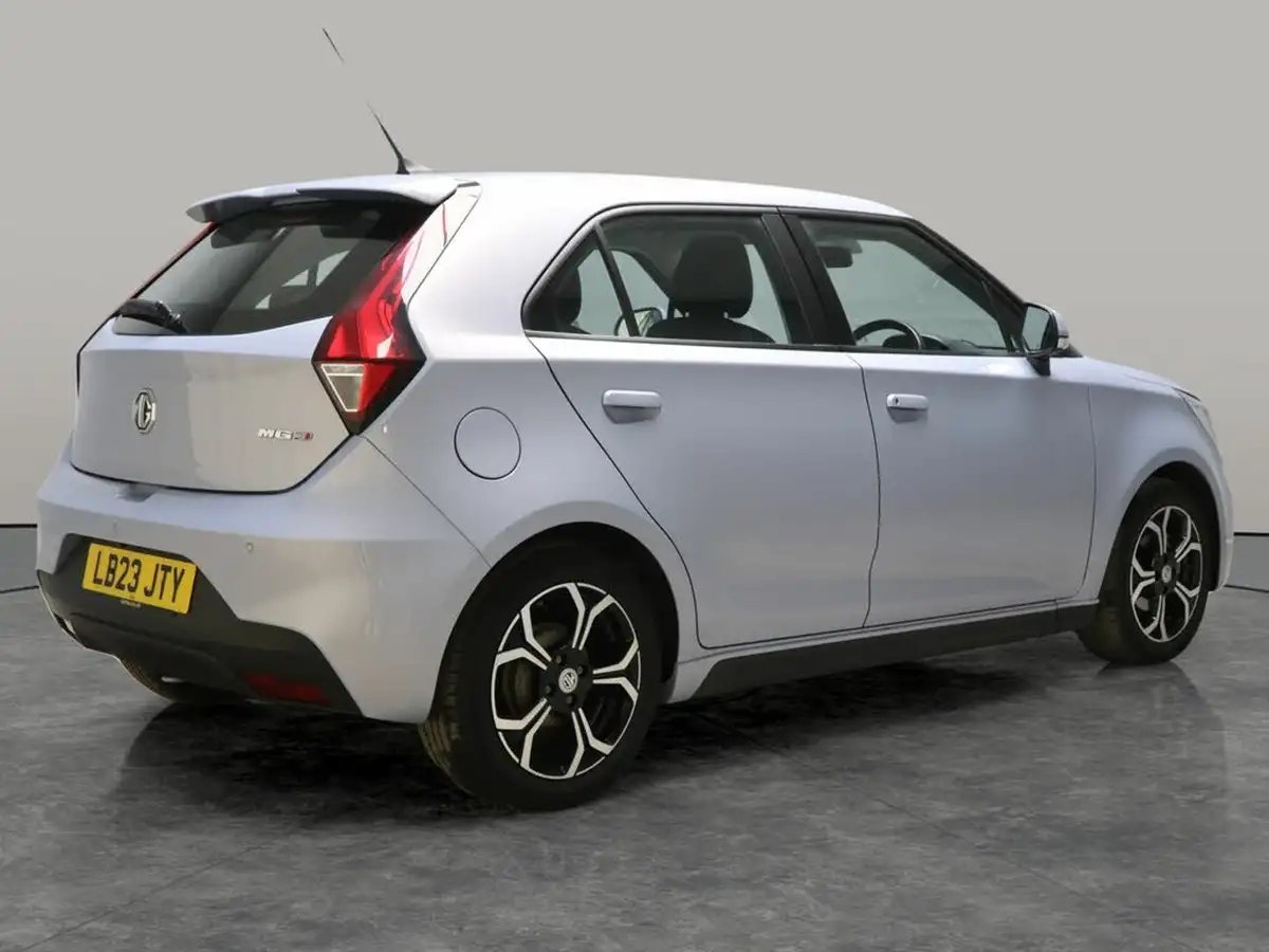 2023-mg-mg3-15-vti-tech-exclusive-nav-big-12