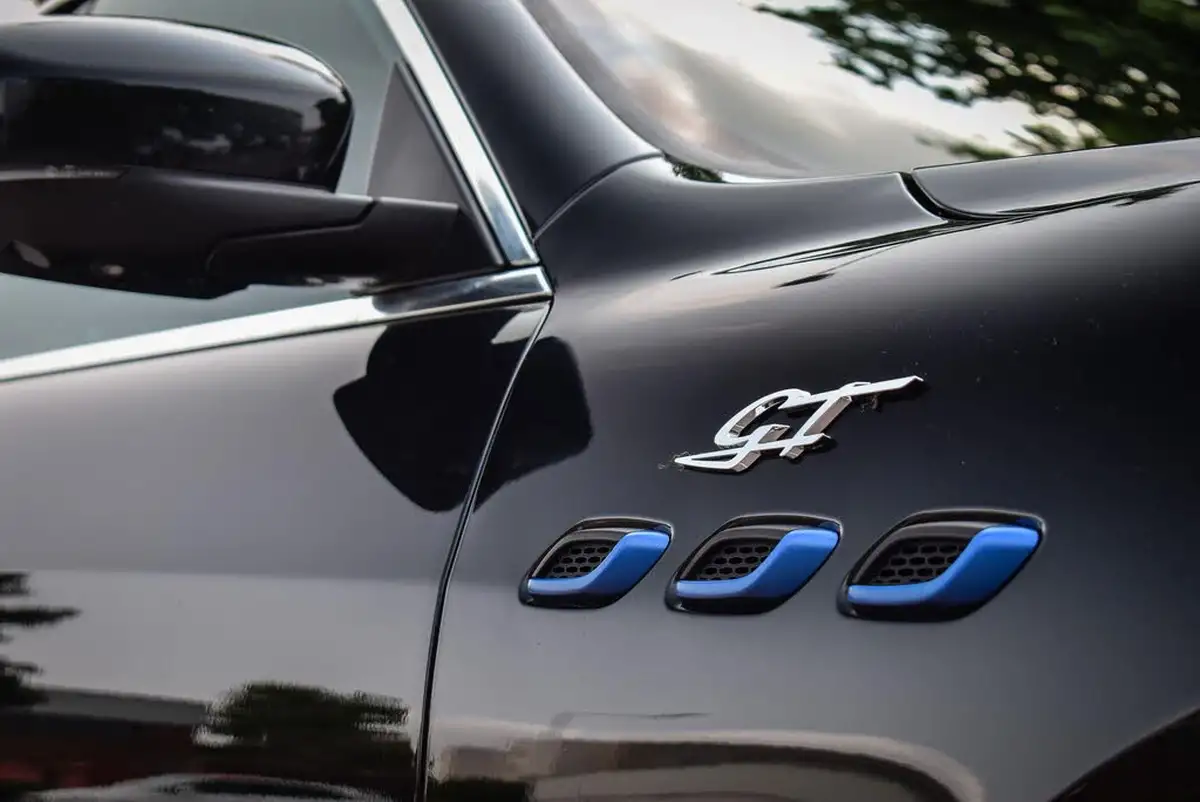 2022-maserati-levante-20-gt-big-9
