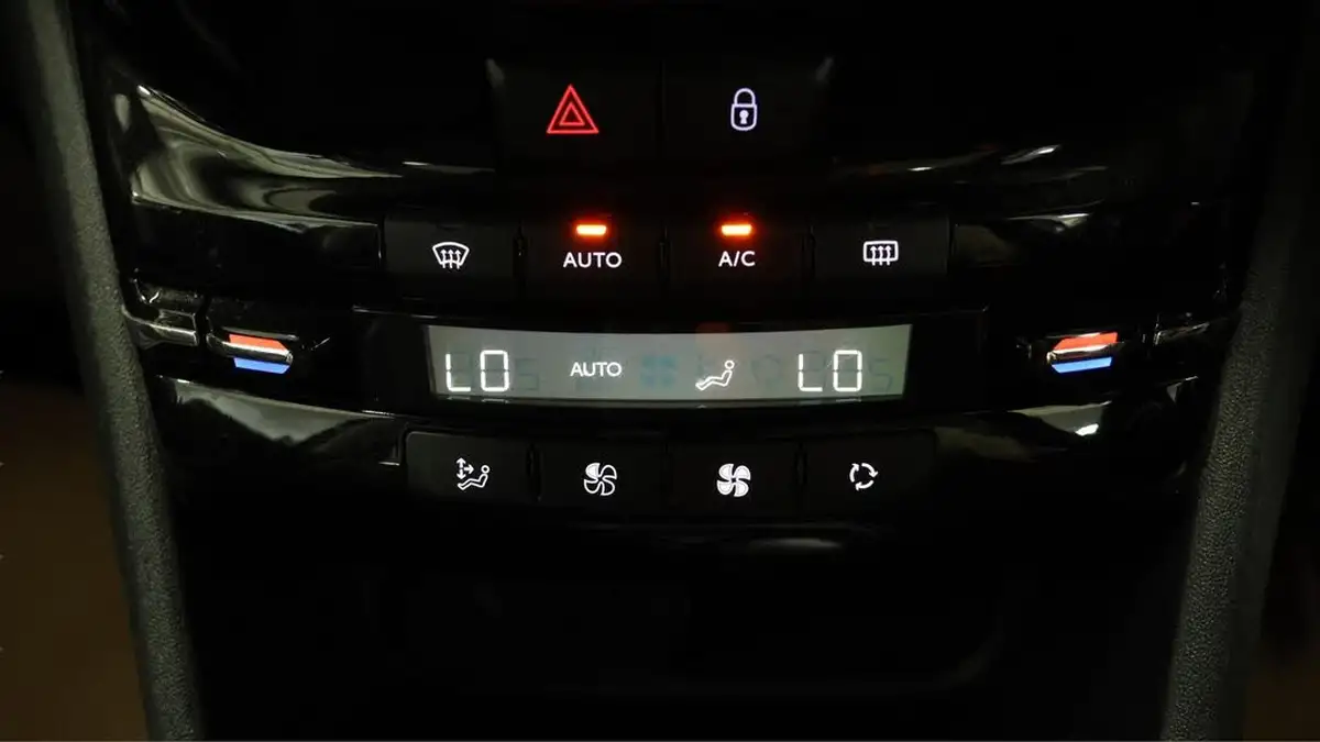 2018-peugeot-2008-suv-12-puretech-allure-82bhp-ss-big-12