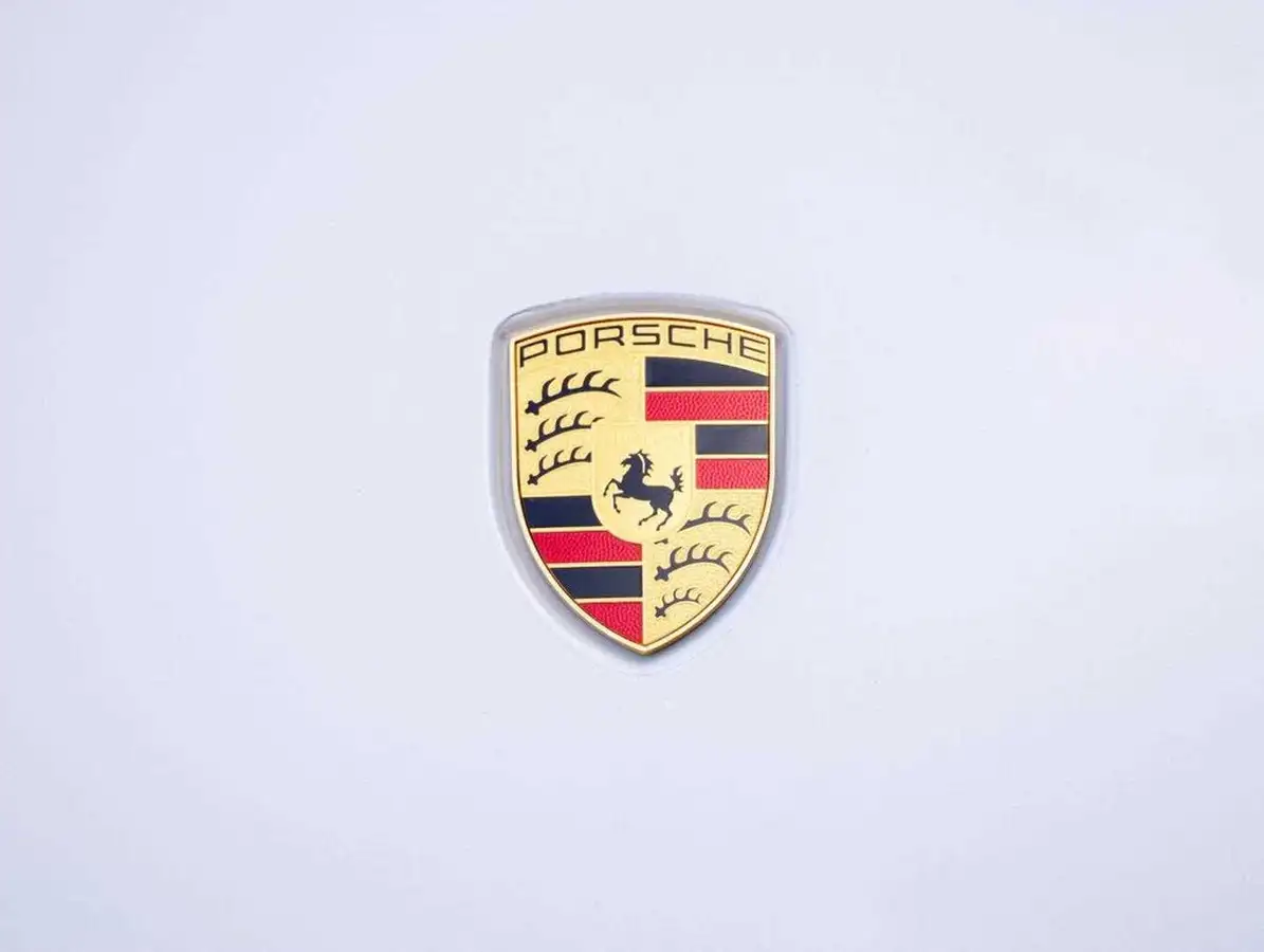 2023-porsche-taycan-e-4s-cross-turismo-big-29